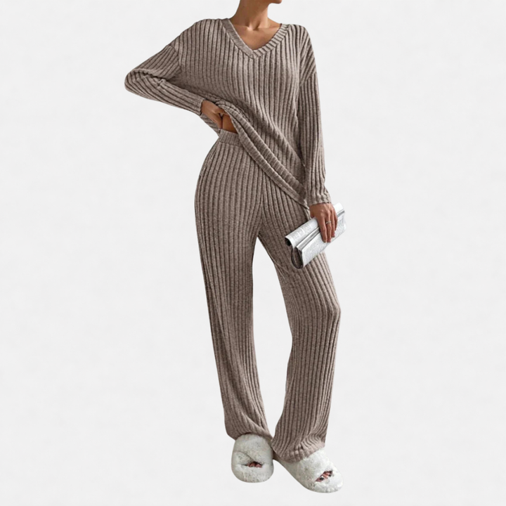 Amelia | Ribbed Women’s Lounge Set with V-Neck and Long Sleeves