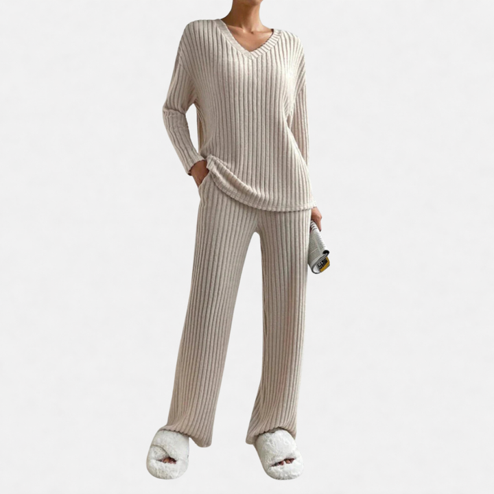 Amelia | Ribbed Women’s Lounge Set with V-Neck and Long Sleeves