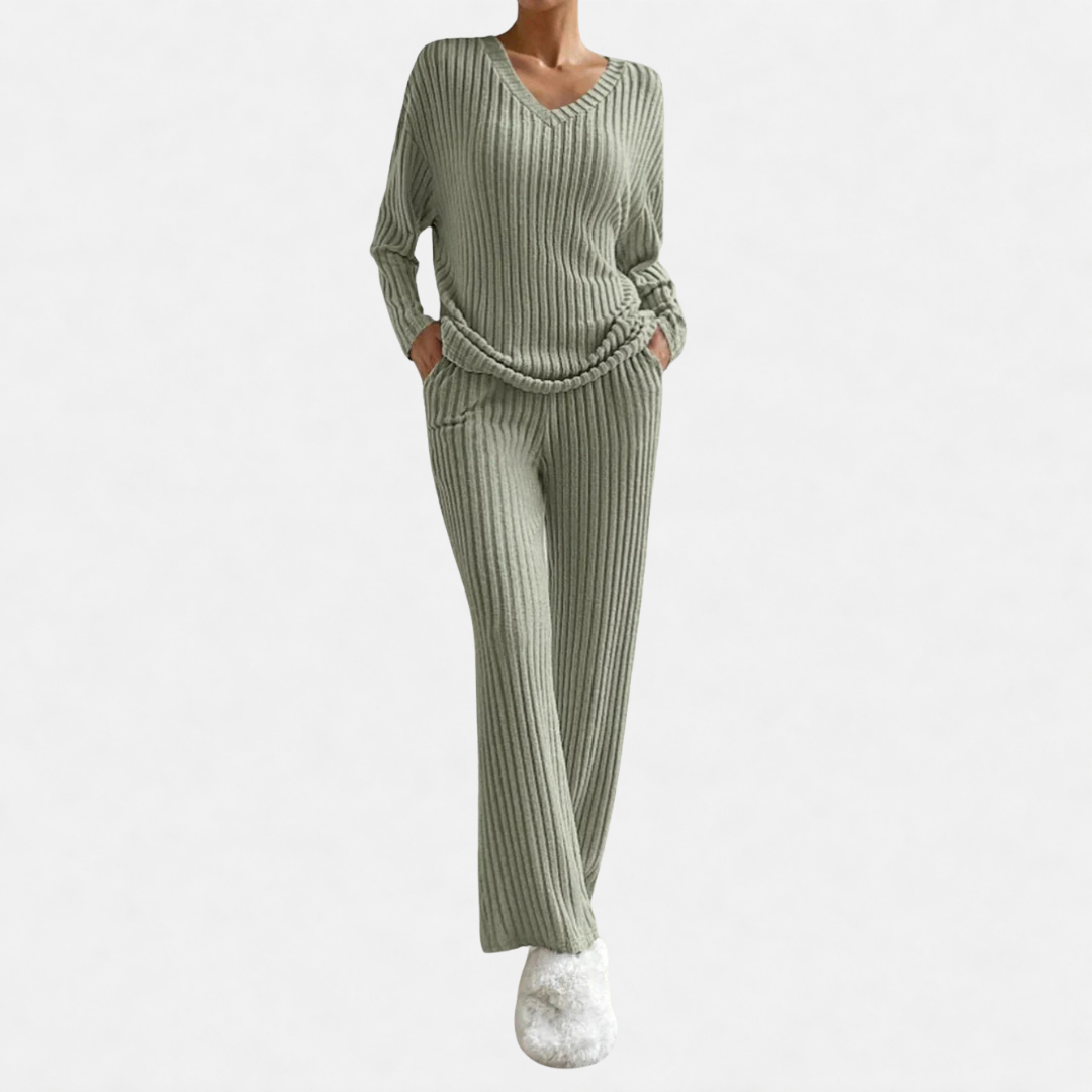 Amelia | Ribbed Women’s Lounge Set with V-Neck and Long Sleeves